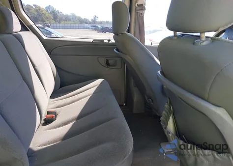 2006 Chrysler Town & Country из США, поврежденный, VIN 1A4GP45R66B605415